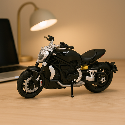 Bburago Ducati XDiavel S 1:18 Scale Diecast Bike Model – Premium Cruiser Collectible | Metal Motorcycle Replica for Display, Gifting & Collectors (Black/Silver)