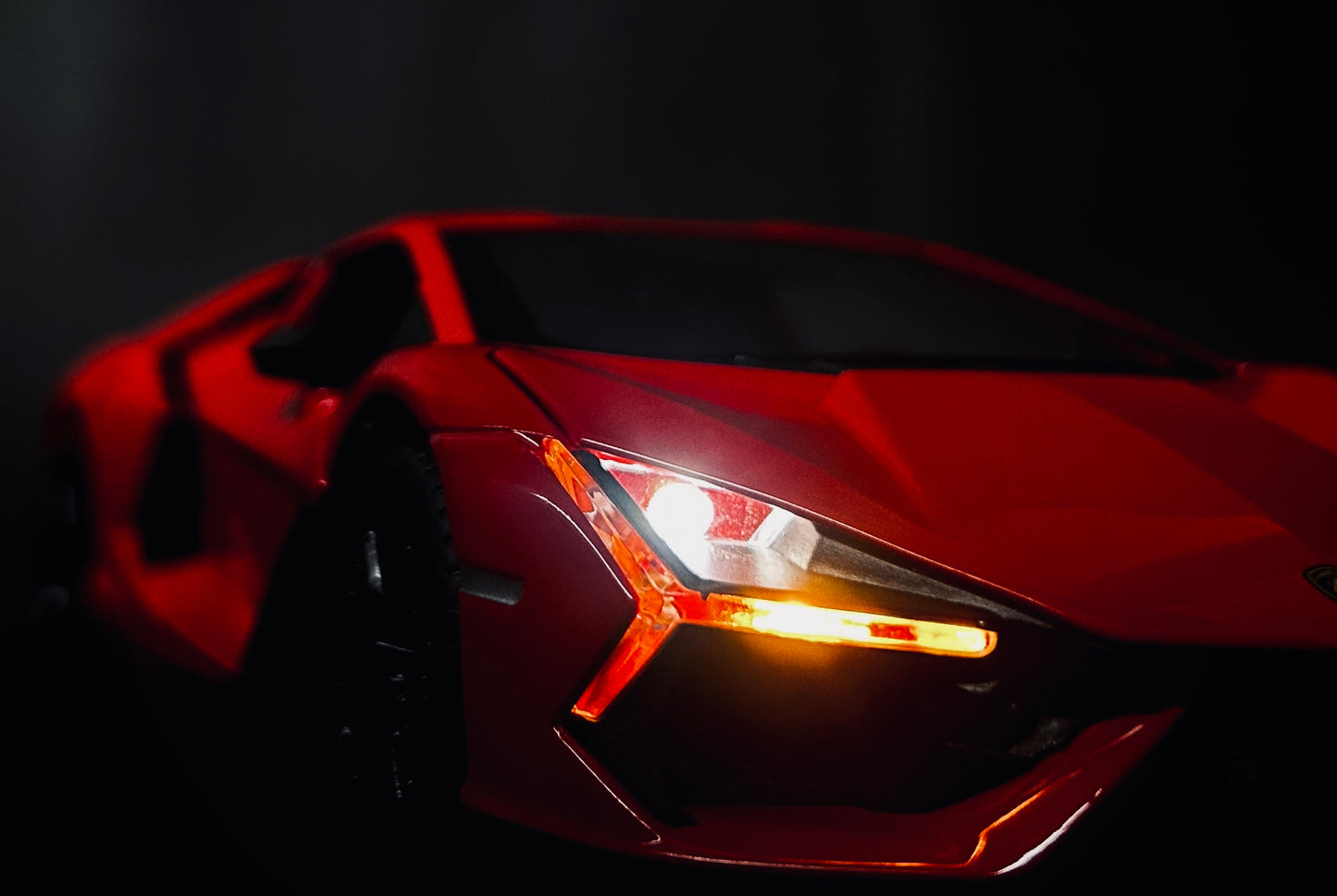 Lamborghini Ruvuelto 1:24 Diecast Model