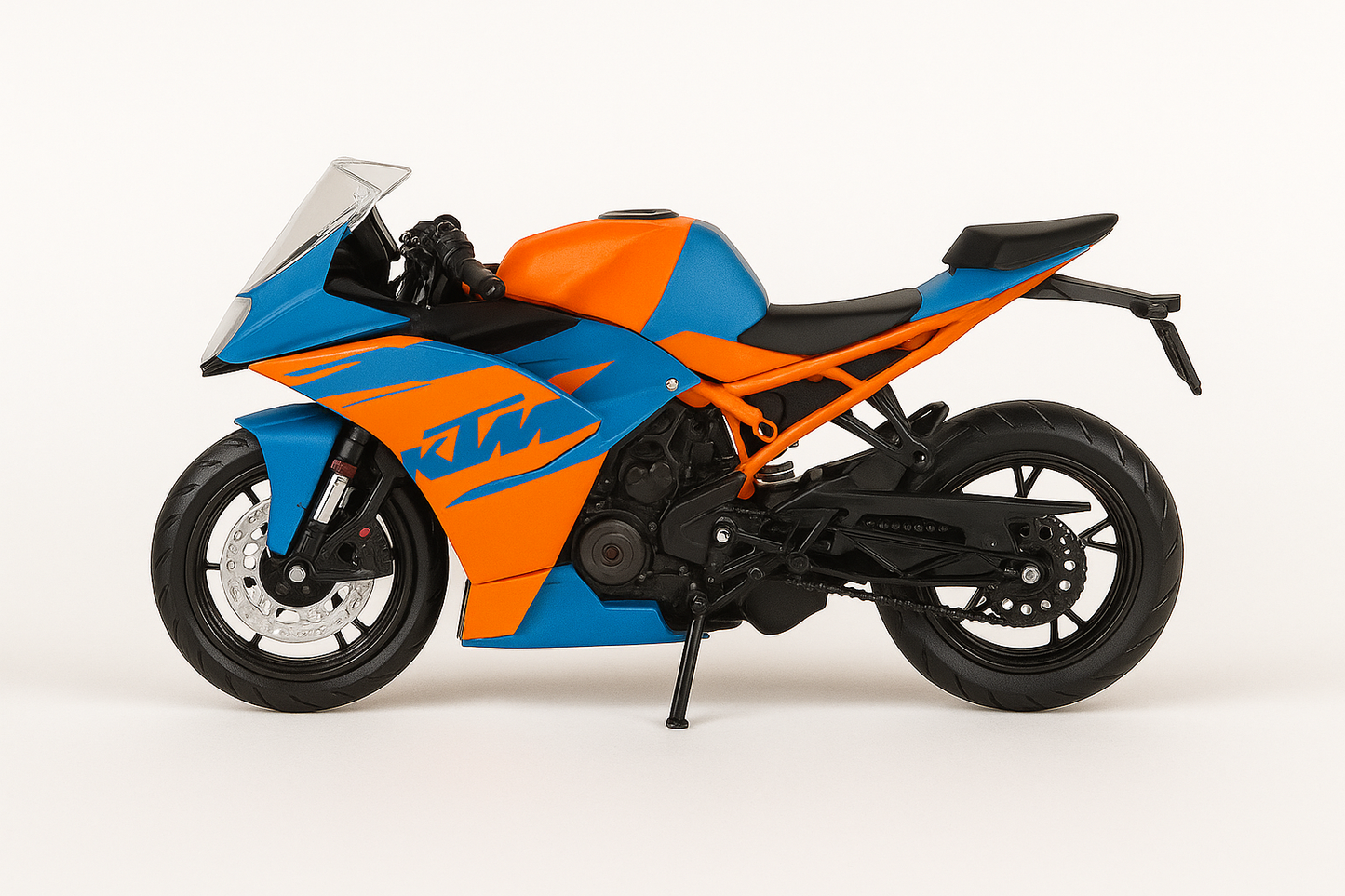 Maisto KTM RC 390 1:18 Scale Diecast Bike Model – Collectible Miniature Motorcycle for Superbike Fans